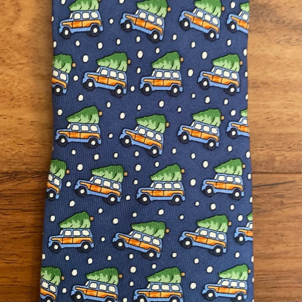 NWT Boys Vineyard Vines Woody and Tree Silk Tie